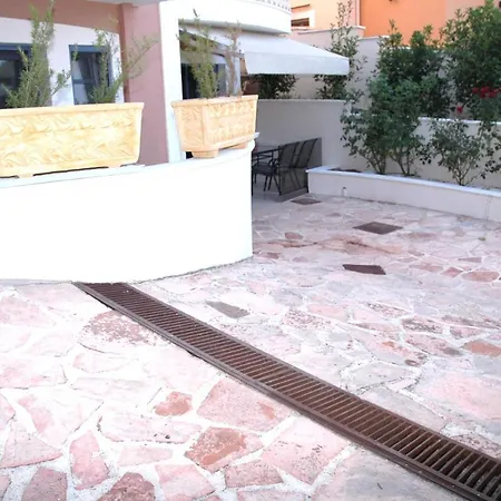 Apartment A L' Aise Apolpaina