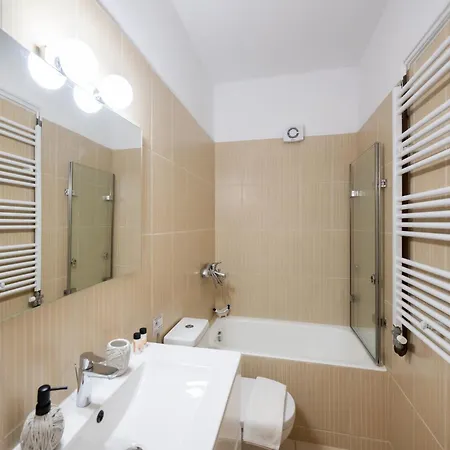 A L' Aise * Apolpaina