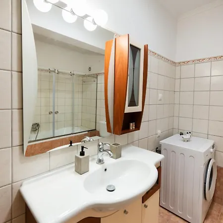A L' Aise Apartment Apolpaina
